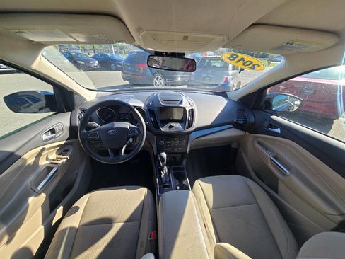 Used 2018 Ford Escape SE w/ Ford Safe & Smart Package FWD image 15