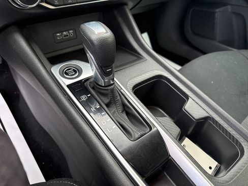 Used 2022 Nissan Sentra SV w/ All-Weather Package FWD image 33