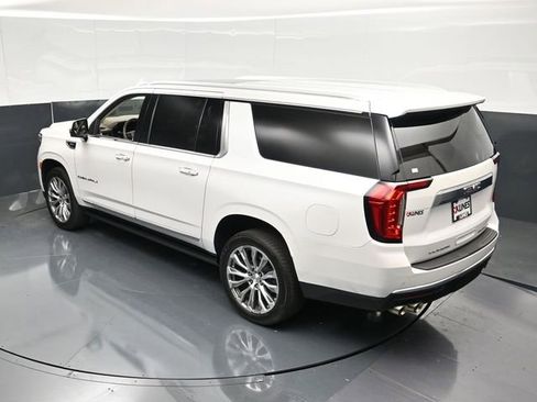 Used 2022 GMC Yukon XL Denali AWD/4WD image 55