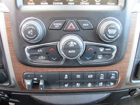 Used 2016 RAM 3500 Laramie w/ Convenience Group AWD/4WD image 15