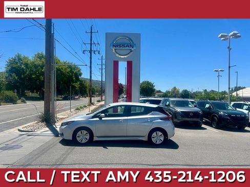 Used 2024 Nissan Leaf S FWD image 1