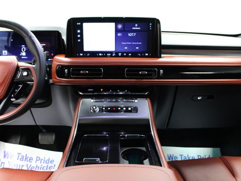 Used 2025 Lincoln Aviator Reserve w/ Luxury Package image 19