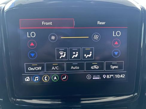 Used 2020 Chevrolet Traverse LT w/ LT Premium Package FWD image 20