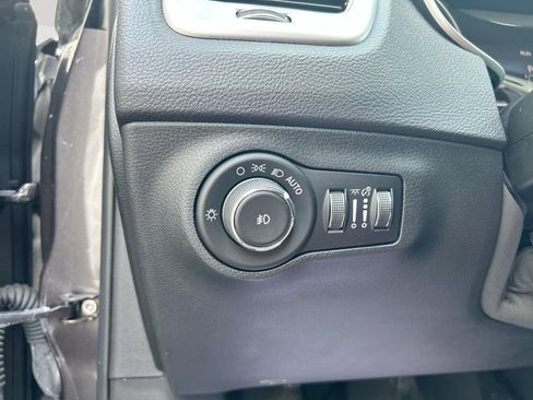Used 2018 Jeep Compass Latitude w/ Popular Equipment Group AWD/4WD image 20