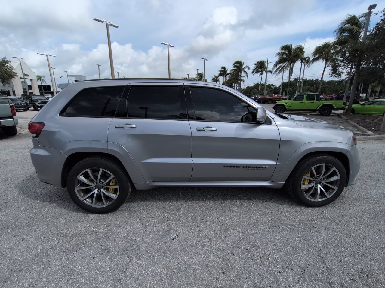 Used 2018 Jeep Grand Cherokee Trackhawk AWD/4WD image 4