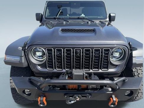 Used 2025 Jeep Gladiator Mojave w/ Safety Group AWD/4WD image 2