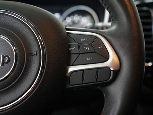 Used 2018 Jeep Compass Limited w/ Navigation Group FWD image 16