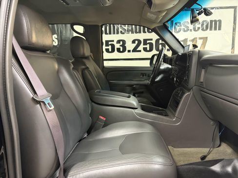 Used 2005 Chevrolet Silverado 2500 LT w/ Heavy-Duty Power Package AWD/4WD image 20