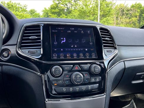Used 2019 Jeep Grand Cherokee Limited AWD/4WD image 36