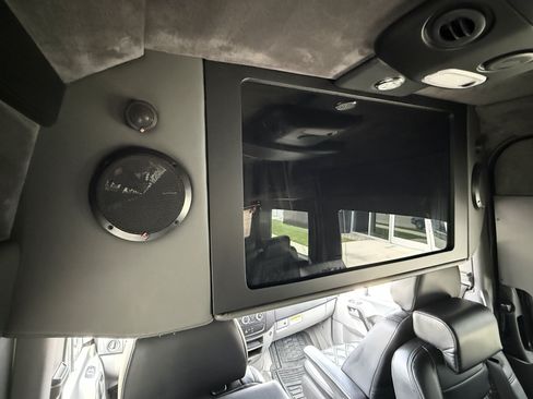 Used 2016 Freightliner Sprinter 2500 AWD/4WD image 11