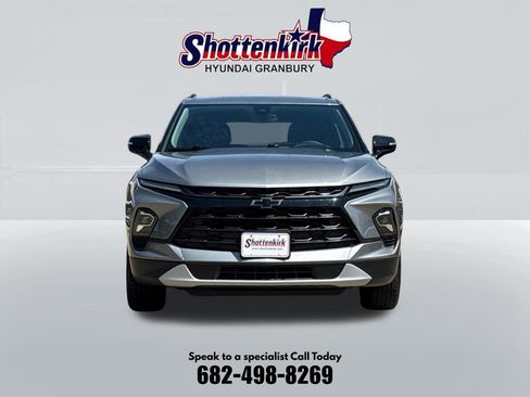 Used 2024 Chevrolet Blazer LT w/ Midnight/Sport Edition FWD image 2