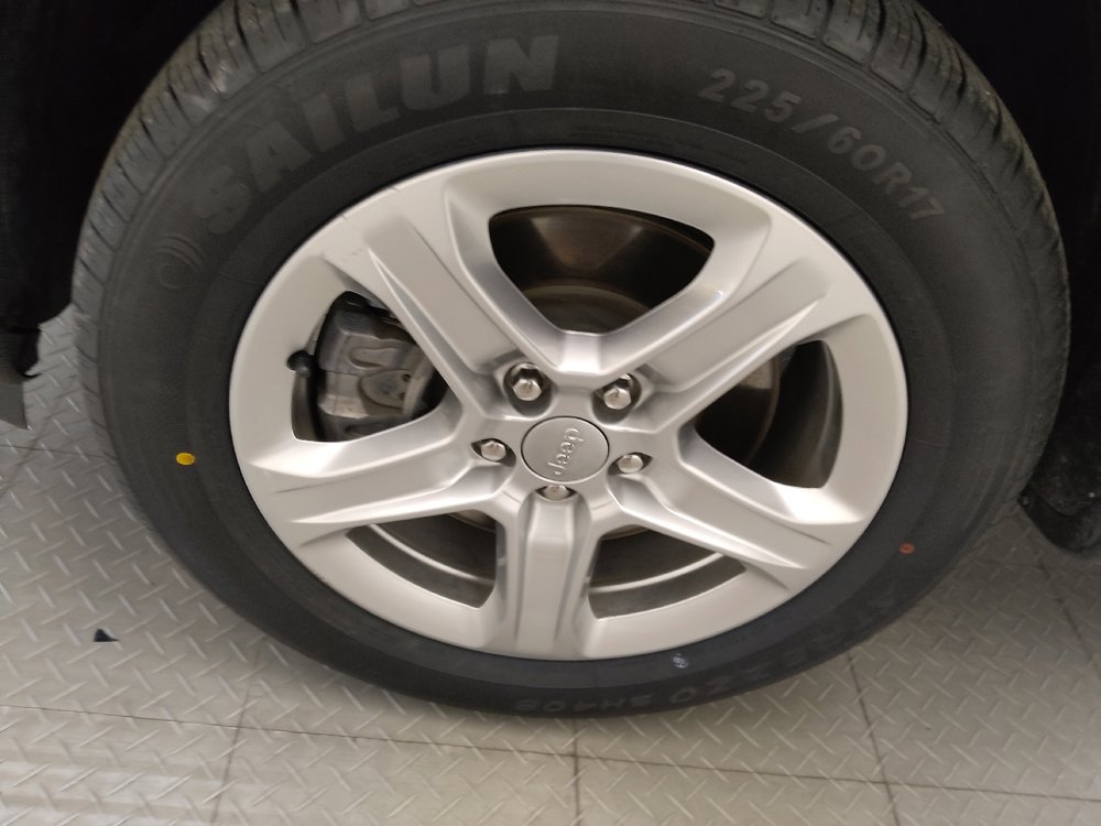 Used 2023 Jeep Compass Latitude w/ Convenience Group AWD/4WD image 31