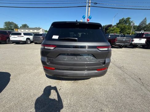 New 2026 Jeep Grand Cherokee Summit w/ Obsidian Package AWD/4WD image 4