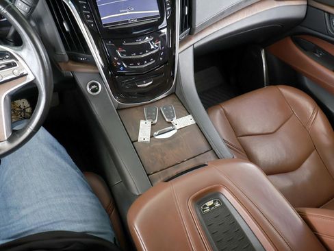 Used 2016 Cadillac Escalade ESV Premium AWD/4WD image 58