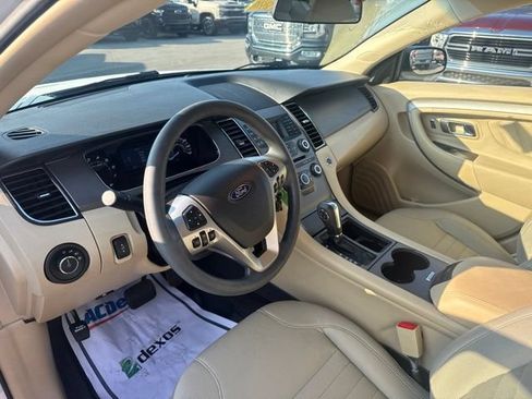 Used 2018 Ford Taurus SE FWD image 10