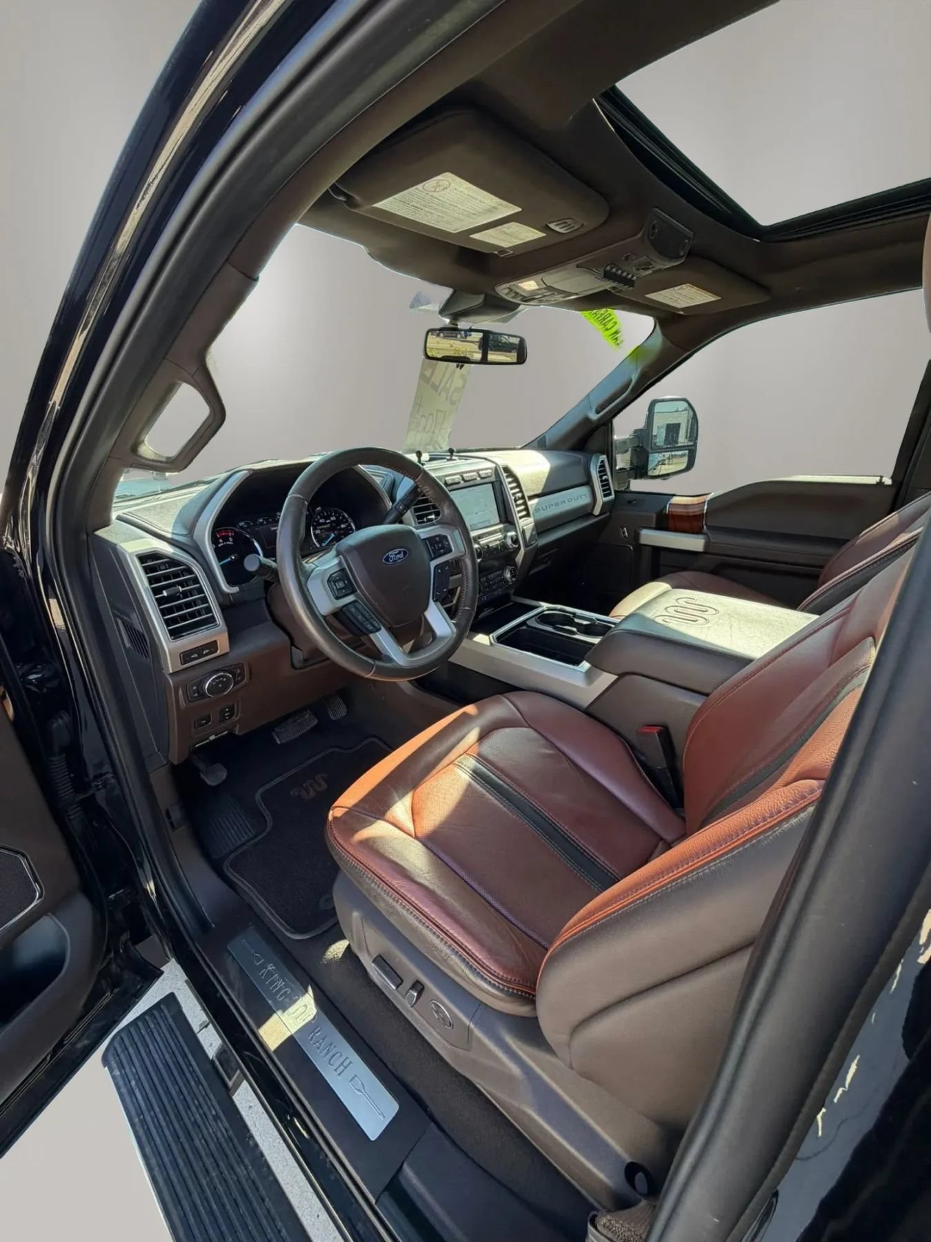Used 2020 Ford F350 King Ranch w/ King Ranch Ultimate Package AWD/4WD image 22