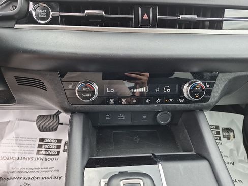 Used 2024 Mitsubishi Outlander SE AWD/4WD image 25