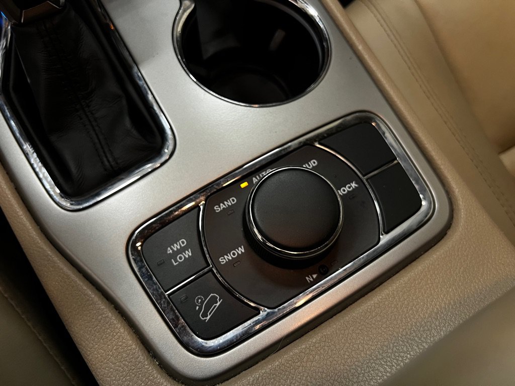 Used 2019 Jeep Grand Cherokee Limited AWD/4WD image 35