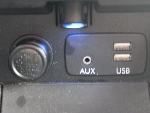 Used 2017 Subaru Outback 2.5i Limited image 21