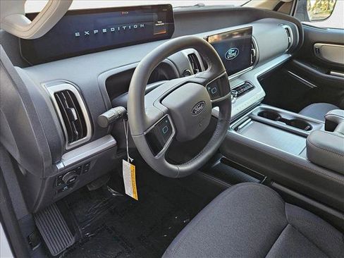 New 2025 Ford Expedition Max Active image 3