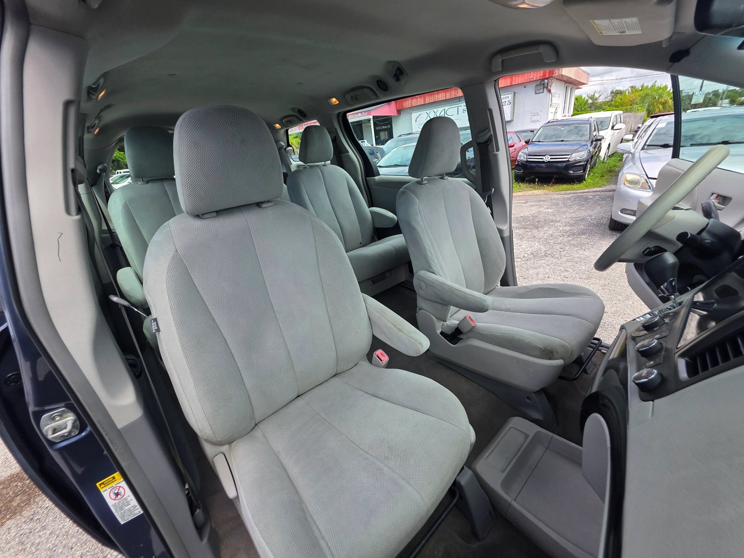 Used 2014 Toyota Sienna L FWD image 20