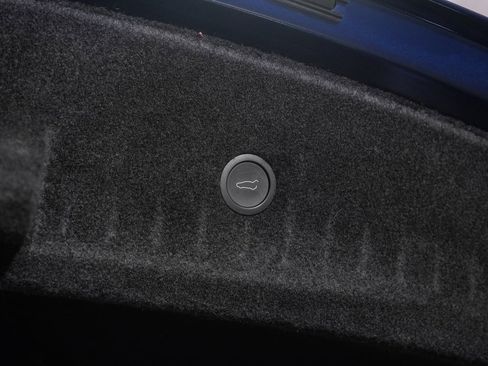 Used 2022 Tesla Model S image 58