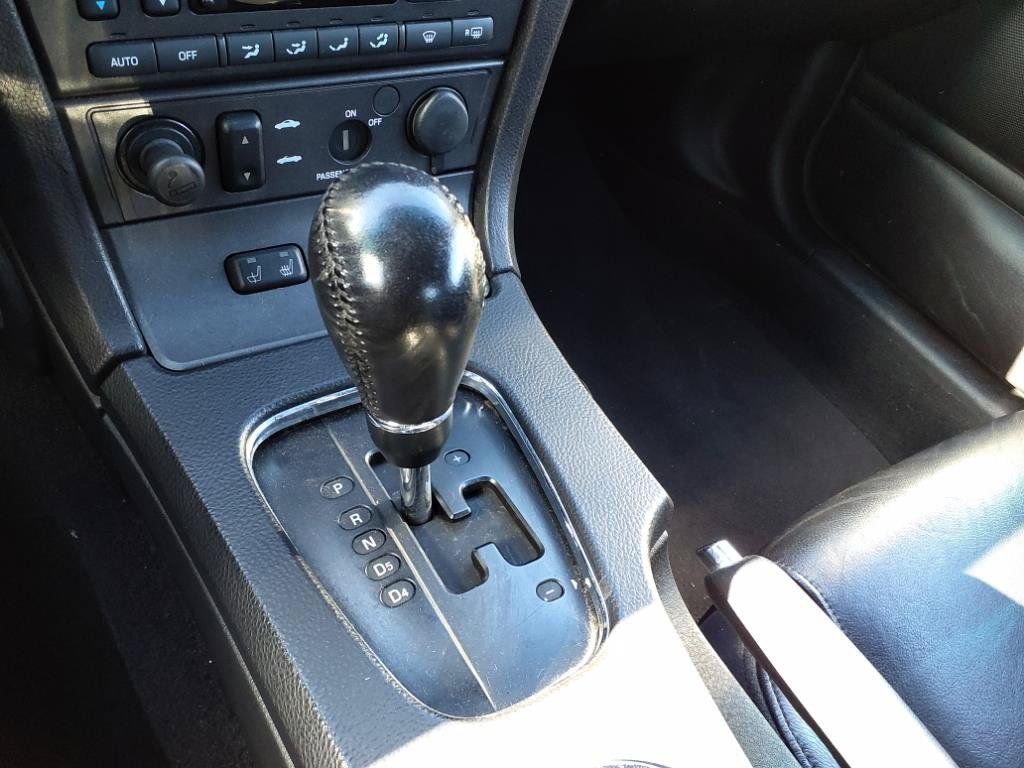 Used 2004 Ford Thunderbird RWD image 12