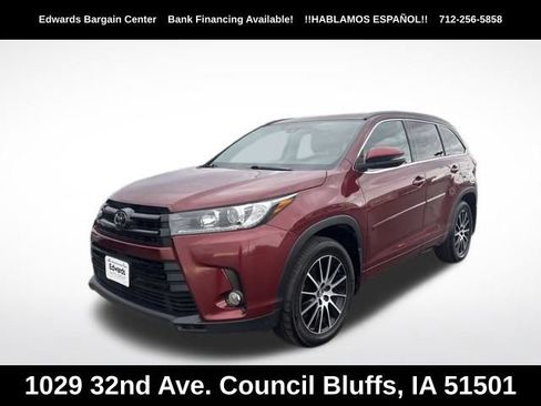Used 2017 Toyota Highlander SE AWD/4WD image 3