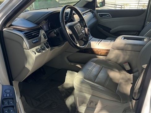 Used 2015 GMC Yukon Denali w/ Premium Package AWD/4WD image 8