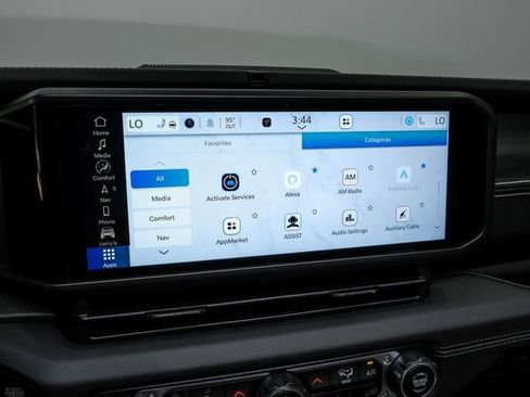 Used 2025 Jeep Wrangler Unlimited Rubicon w/ Technology Group image 50