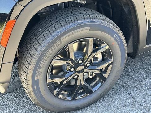 New 2026 Jeep Grand Cherokee L 4WD image 7