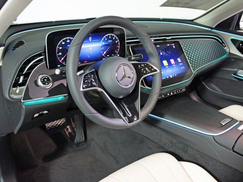 New 2026 Mercedes-Benz E 350 4MATIC Sedan image 14