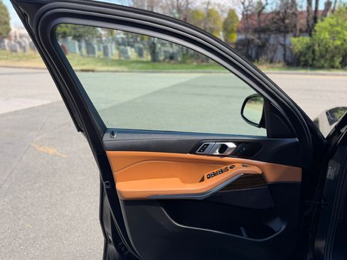 Used 2023 BMW X5 xDrive40i w/ M Sport Package image 14