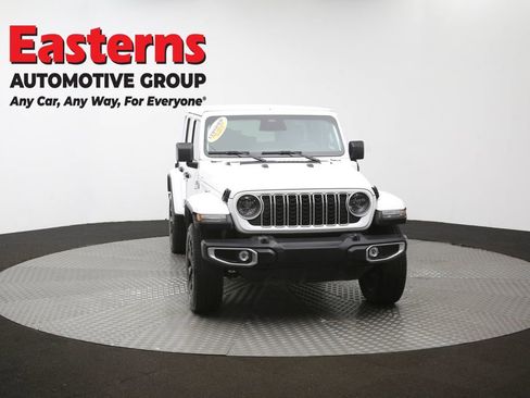 Used 2025 Jeep Wrangler Unlimited Sahara w/ Safety Group AWD/4WD image 53