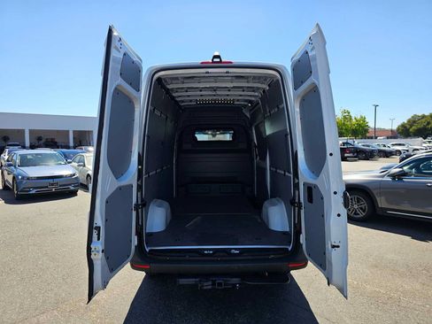 Used 2026 Mercedes-Benz Sprinter 2500 image 16