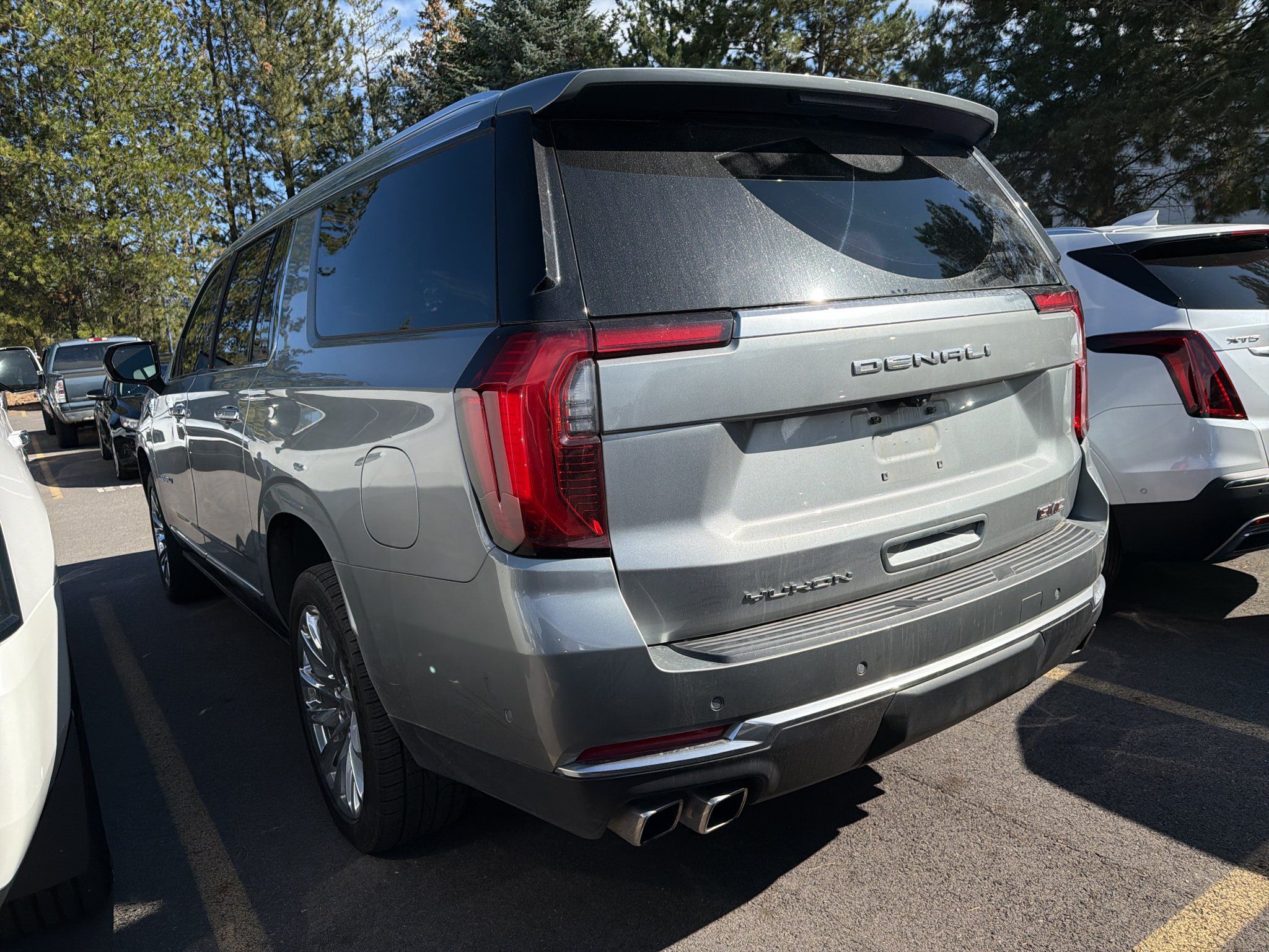 Used 2025 GMC Yukon XL Denali w/ Sun & Power Step Package AWD/4WD image 5
