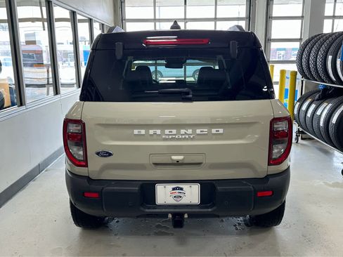 Used 2025 Ford Bronco Sport Badlands image 10