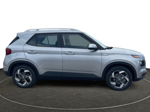 New 2025 Hyundai Venue SEL image 7