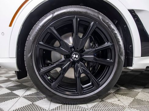 Used 2025 BMW X7 M60i image 47