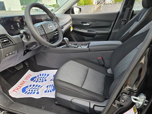 New 2026 Nissan Sentra SV w/ SV Convenience Package FWD image 4