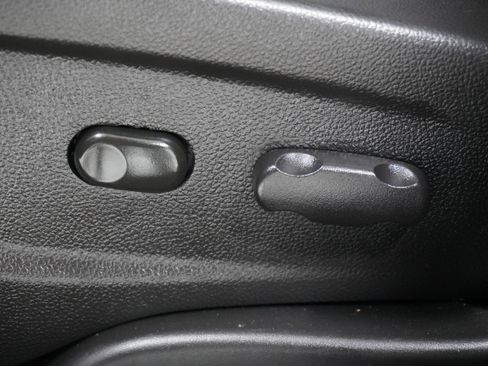 Used 2019 Buick Encore Essence image 14