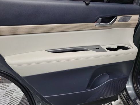 Used 2022 Hyundai Palisade Limited FWD image 15