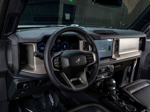 Used 2026 Ford Bronco Outer Banks AWD/4WD image 16