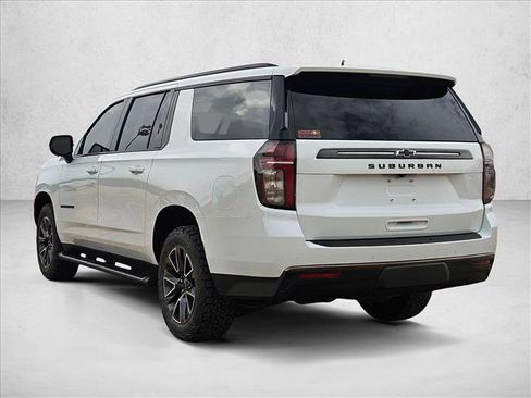 Used 2021 Chevrolet Suburban Z71 AWD/4WD image 7