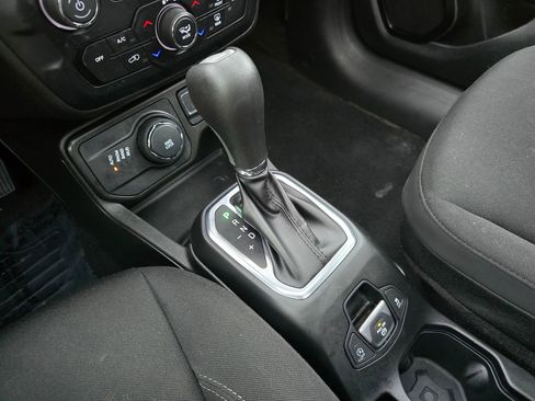 Used 2023 Jeep Renegade Altitude w/ Sun/Sound Group image 37