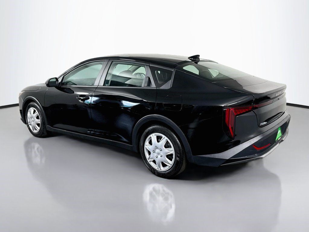 Used 2025 Kia K4 FWD image 7