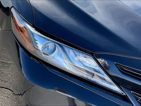Used 2021 Toyota Camry XSE image 28