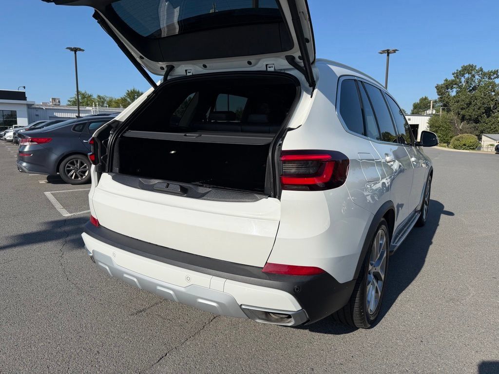 Used 2023 BMW X5 xDrive45e AWD/4WD image 33