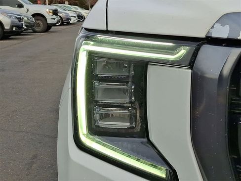 Used 2022 GMC Yukon AT4 image 27