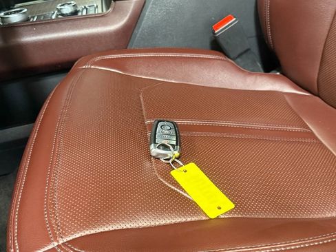 Used 2023 Ford Expedition Limited image 20